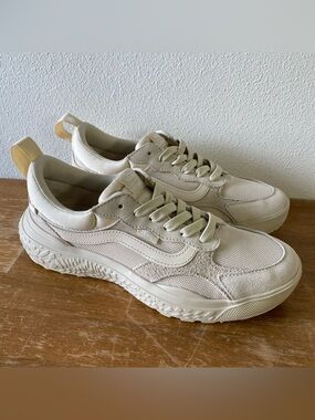 Size 9 - Vans UltraRange Neo VR3 MTE Cream Beige